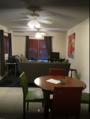 Room, Private Bathroom (Main Bedroom) | Makan dalam bilik