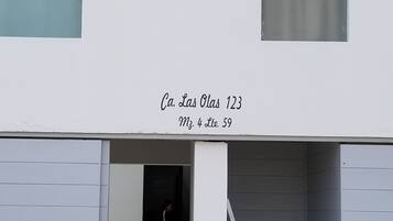 Façana frontal de l'allotjament