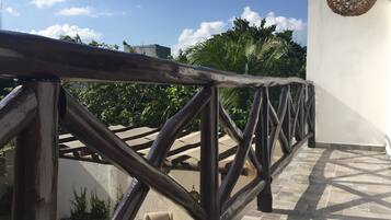 Premium Suite, 1 King Bed, Kitchen | Balcony