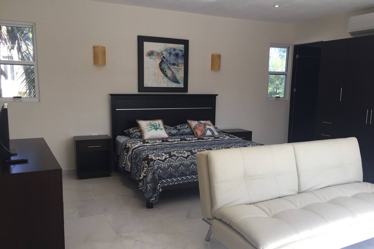 Premium Suite, 1 King Bed, Kitchen | 1 bedroom, premium bedding, iron/ironing board, WiFi (free)