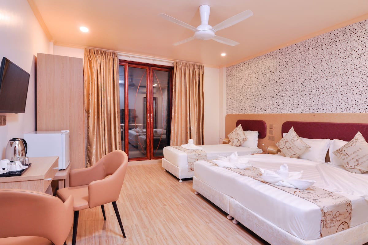 Superior Double Room, 1 Bedroom, Balcony, City View | Minibar, in-room safe, desk, blackout drapes