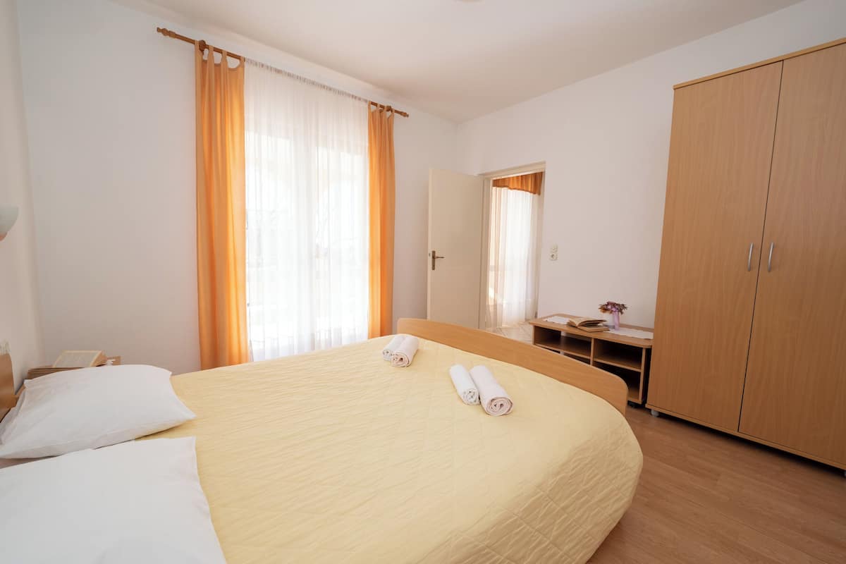 Apartamento Confort, 2 habitaciones, terraza | Wifi gratis, decoración individual, mobiliario individual y ropa de cama
