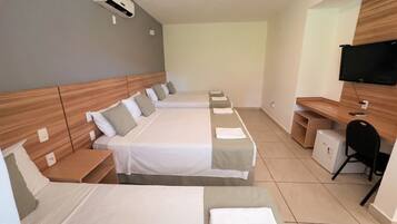 Suite (Master) | Minibar, blackout drapes, free WiFi, bed sheets