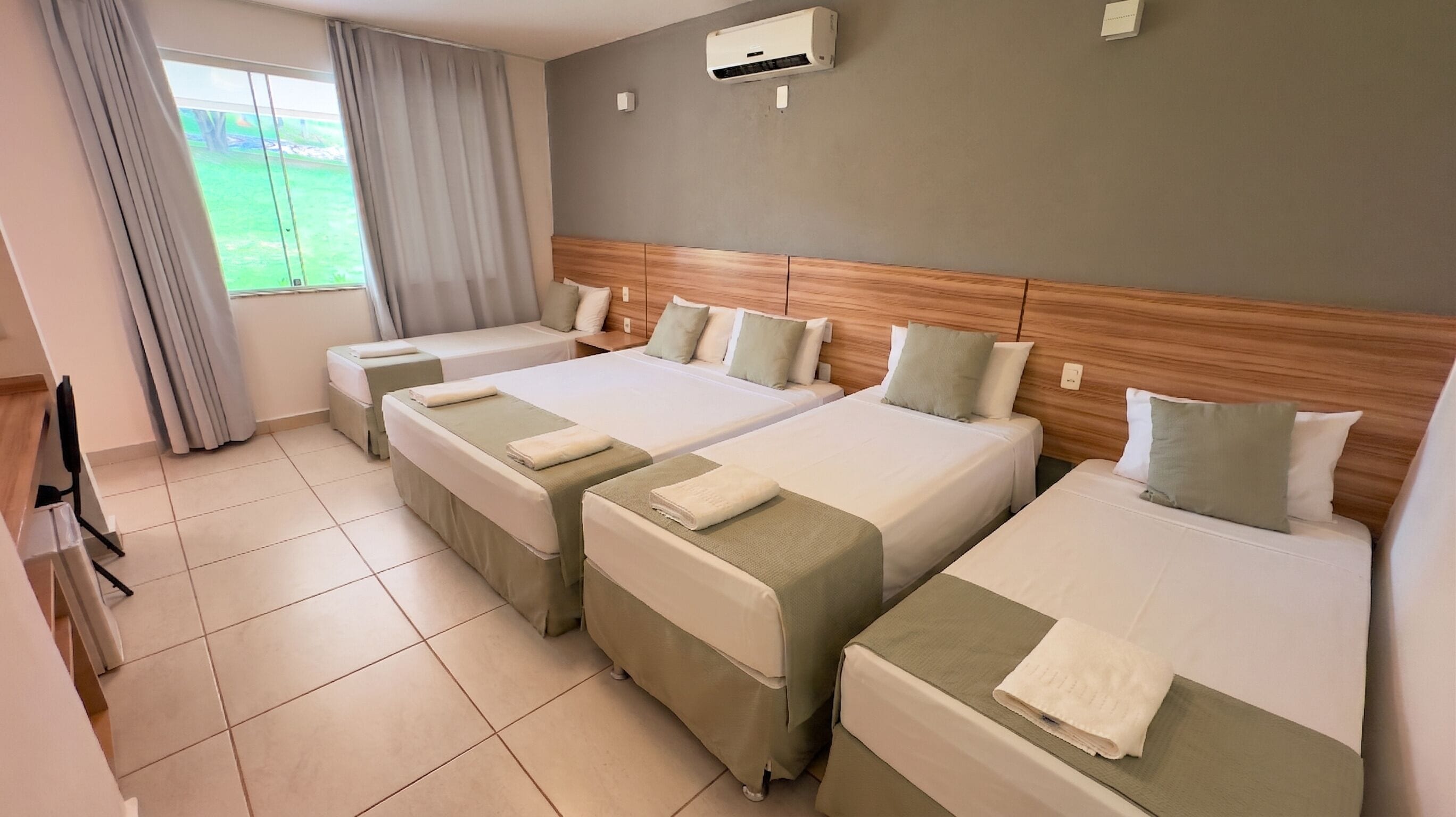 Suite (Master) | Minibar, blackout curtains, free WiFi, bed sheets