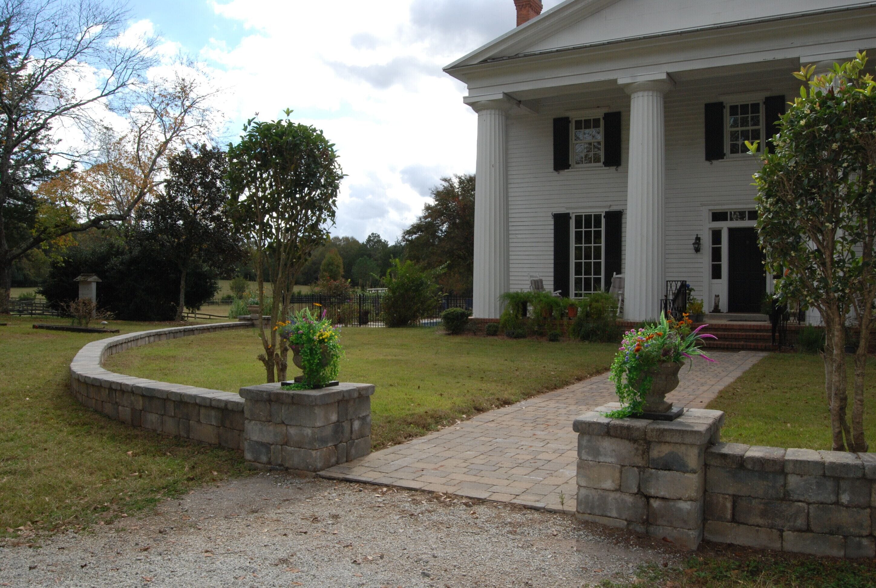 Colonels B & B — photo 6