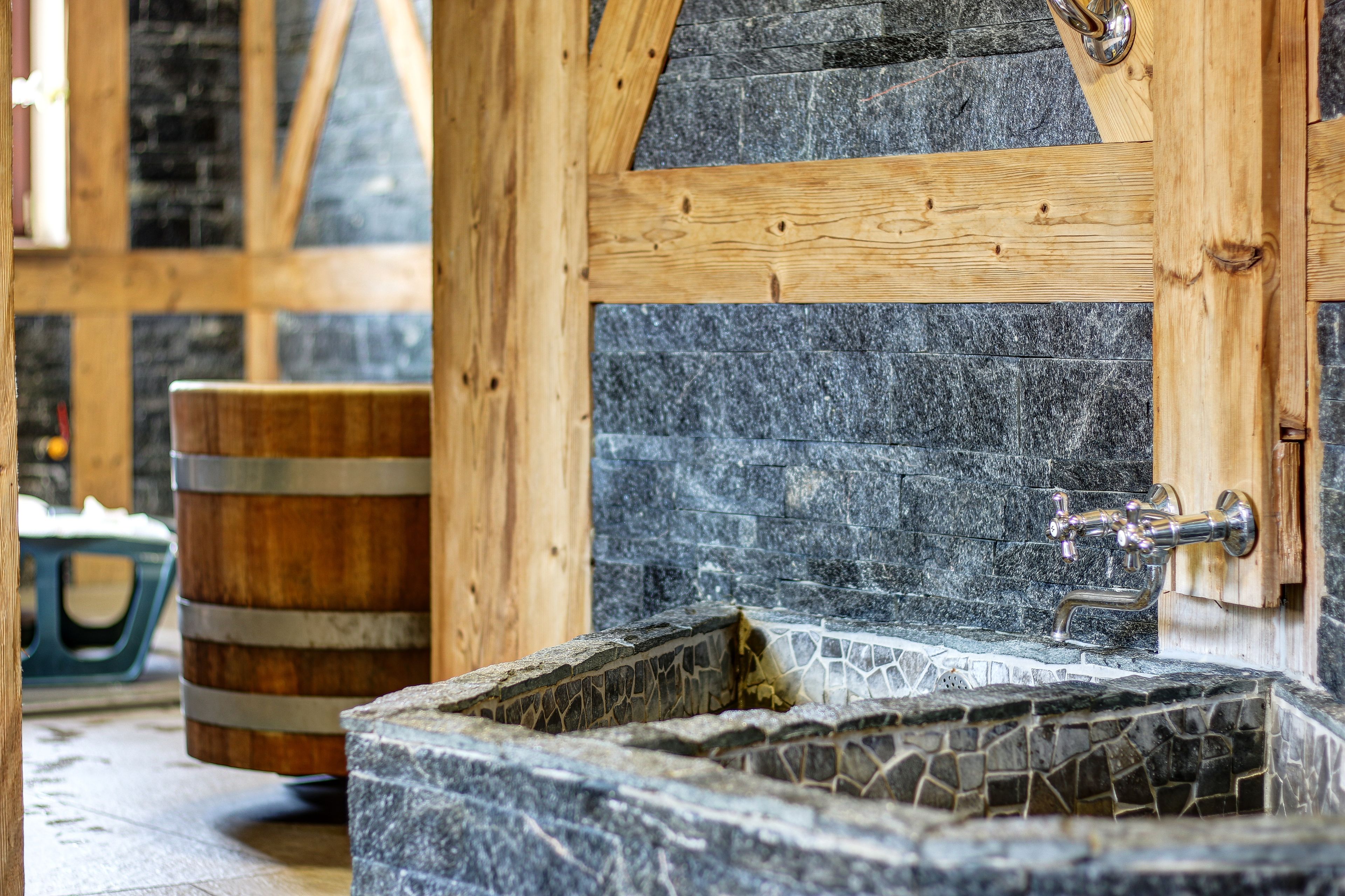 Sauna, tina de hidromasaje y baño de vapor 