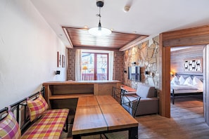 Apartment, 1 Schlafzimmer, Bergblick (in Main Hotel Building) | Wohnbereich
