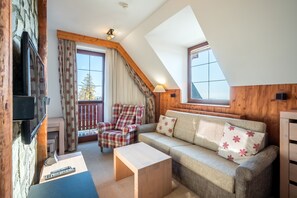 Apartment, 1 Bedroom, Balcony (in Main Hotel Building) | Living area - Kukučka Lomnica - Tatranská Lomnica (Vysoké Tatry)