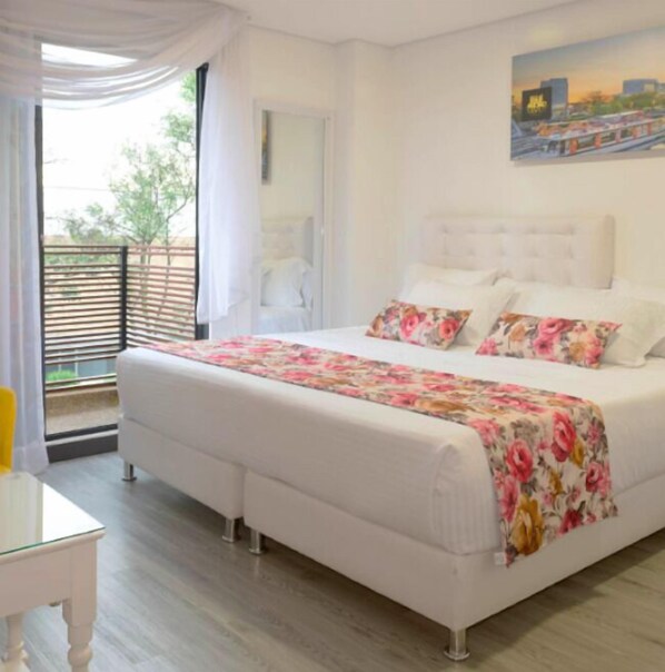 Deluxe Double Room | In-room safe, desk, free WiFi - Hotel Arvut Collection (Bogotá)