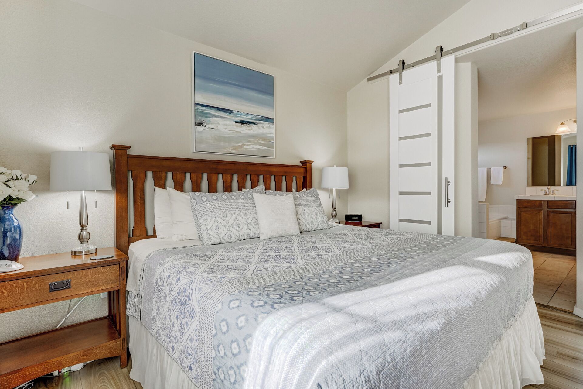 5 bedrooms, desk, iron/ironing board, travel cot