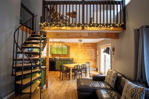 Smart TV, fireplace, DVD player - CozyCottageGetaway;PetFriendly;FencedYard;Lake;Beach;Pool;JimThorpe;WaterPKs,SKI (Albrightsville)