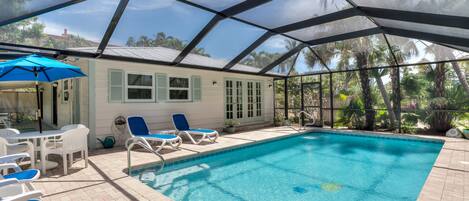 Outdoor pool, a heated pool