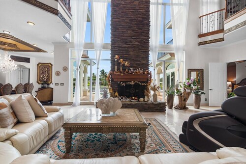 LUXURY WATERFRONT 6BR/5BA HOME - PRIVATE BOAT DOCK/POOL/HOT TUB/HOME THEATER