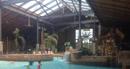 Pet Paradise-EingezĂ€unter Hof-Strand-Pool-Ausstattung inklusive-In der NĂ€he von SehenswĂŒrdigkeiten