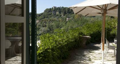 Vivre dans une propriété historique unique à proximité de Rome, Ombrie et Tus