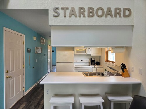 COMFORTABLE LAKE ESCAPE PERFECT FOR FAMILIES, FISHERMAN, BIRDERS & SHOOTERS