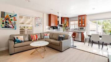 Smart TV, fireplace, DVD player