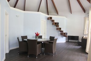 Comfort Villa, 1 Bedroom | In-room dining - Second Prime Retreats ALL INCLUSIVE (Cahuita)