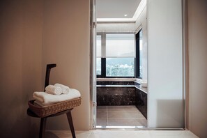 Superior Double Room | Premium bedding, down duvets, free minibar, individually decorated - Onsense Villa (Jiaoxi)