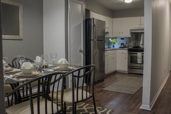 Luxury Condo, 2 Bedrooms | Private kitchen | Full-size fridge, microwave, oven, stovetop - Luxury 2 Bed Condo Near Downtown (Raleigh)