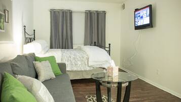 Luxury Condo, 2 Bedrooms | 2 bedrooms, iron/ironing board, free WiFi, bed sheets