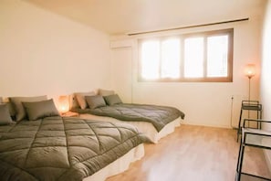 Familienzimmer, 1 Schlafzimmer | 1 Schlafzimmer, Schreibtisch, kostenloses WLAN