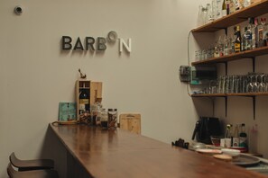 Bar (on property) - Hostel Urby (Bangkok)