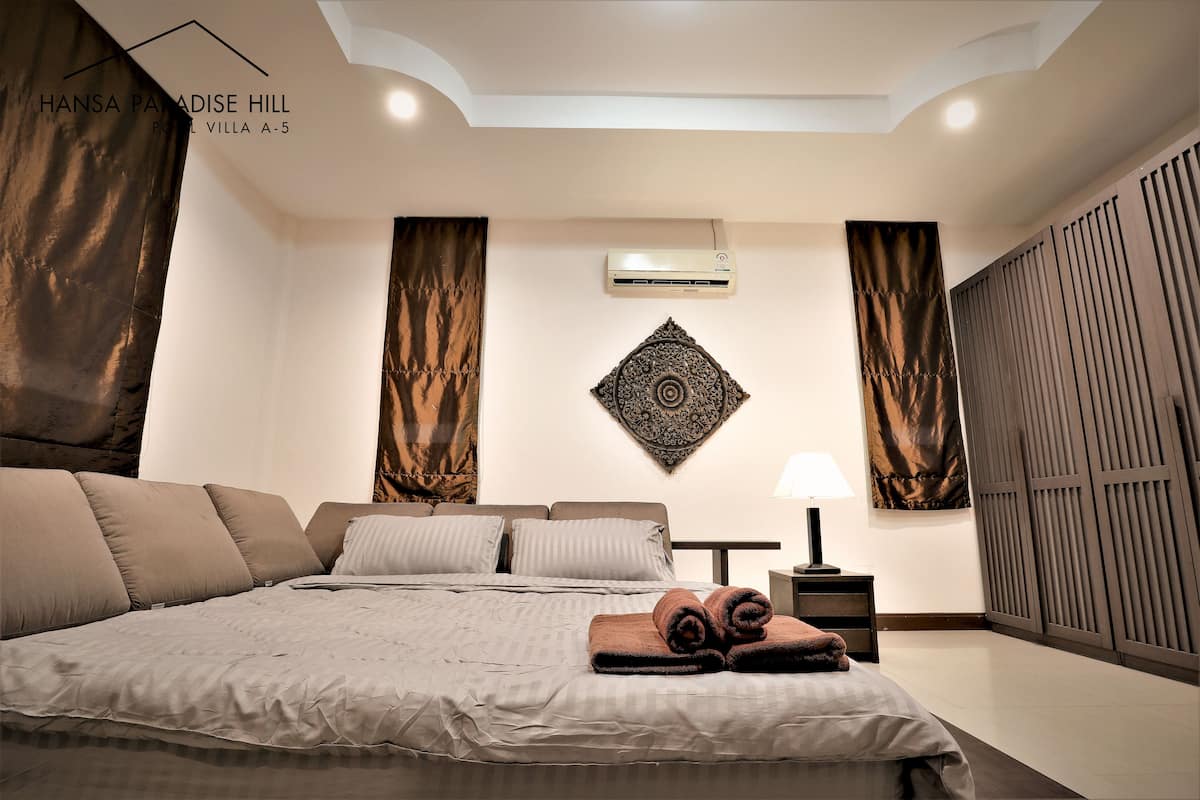 3 bedrooms, Egyptian cotton sheets, premium bedding, Select Comfort beds