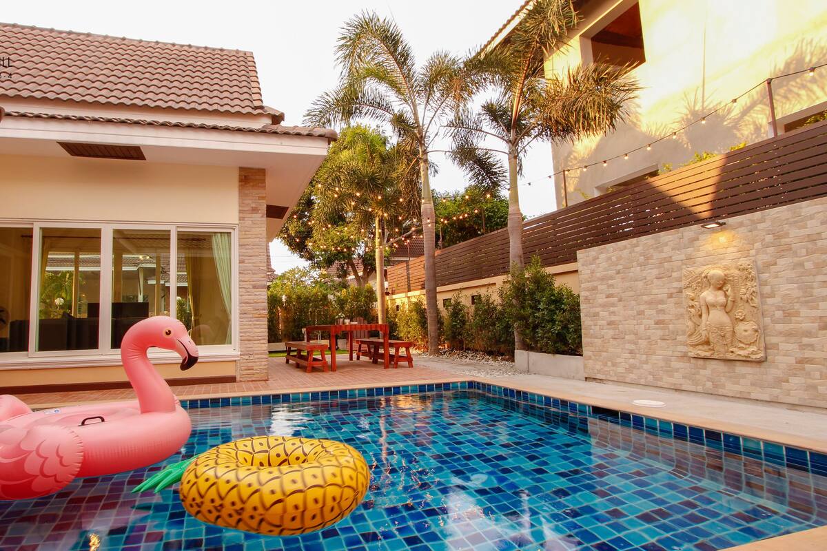 Villa – deluxe, 3 soverom, bassengutsikt, 1. etasje | Terrasse/patio