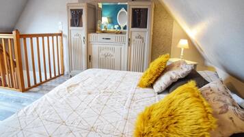 1 bedroom, iron/ironing board, WiFi, bed sheets