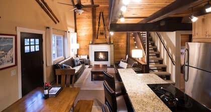 WALK TO BRIGHTON + PRIVATE HOT TUB + MOUNTAIN VIEW