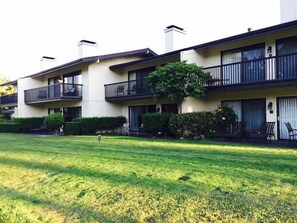 Exterior - Lux Napa Escape | King Bed + Steps to Wineries (Napa)