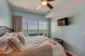 2 bedrooms, iron/ironing board, travel cot, free WiFi