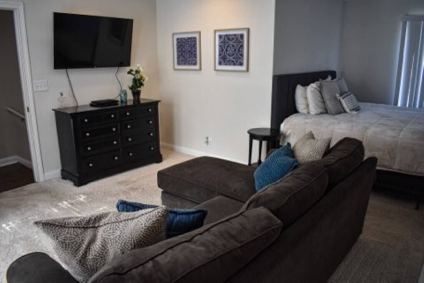 5 bedrooms, iron/ironing board, free WiFi, bed sheets