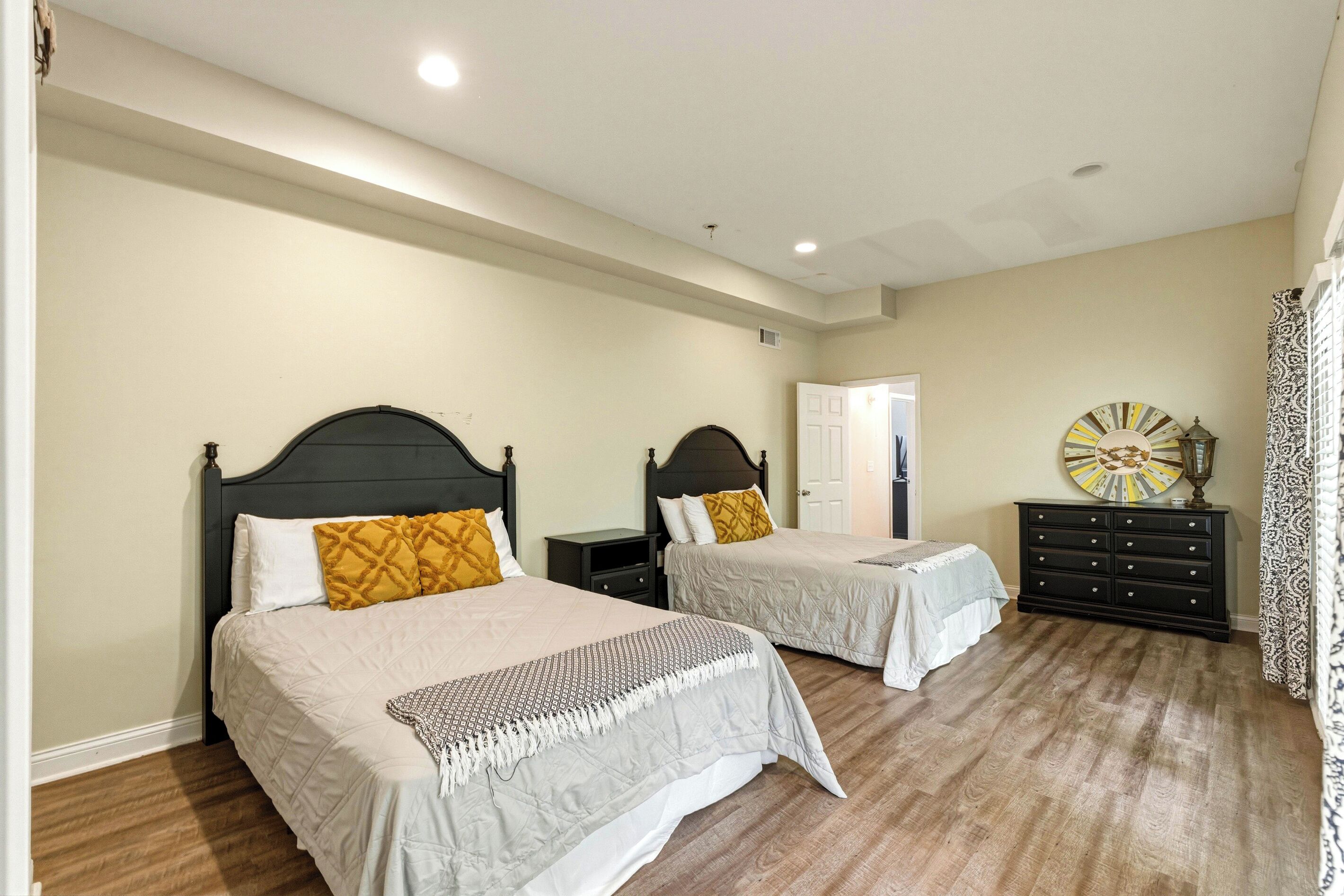 5 chambres, fer et planche à repasser, Wi-Fi gratuit, draps fournis