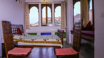 Super Deluxe Room | Living room