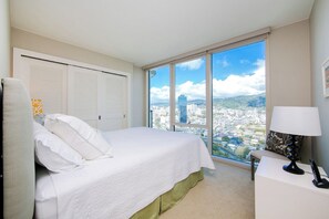 2 bedrooms, iron/ironing board, internet, bed sheets