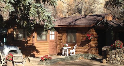 Storybook Redemption Cabin near Downtown & RMNP