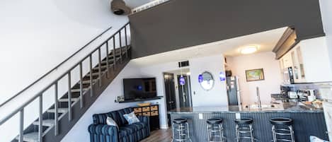 Televisión, reproductor de DVD y estéreo