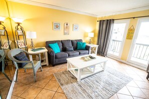 Télévision, lecteur de DVD, chaîne hi-fi