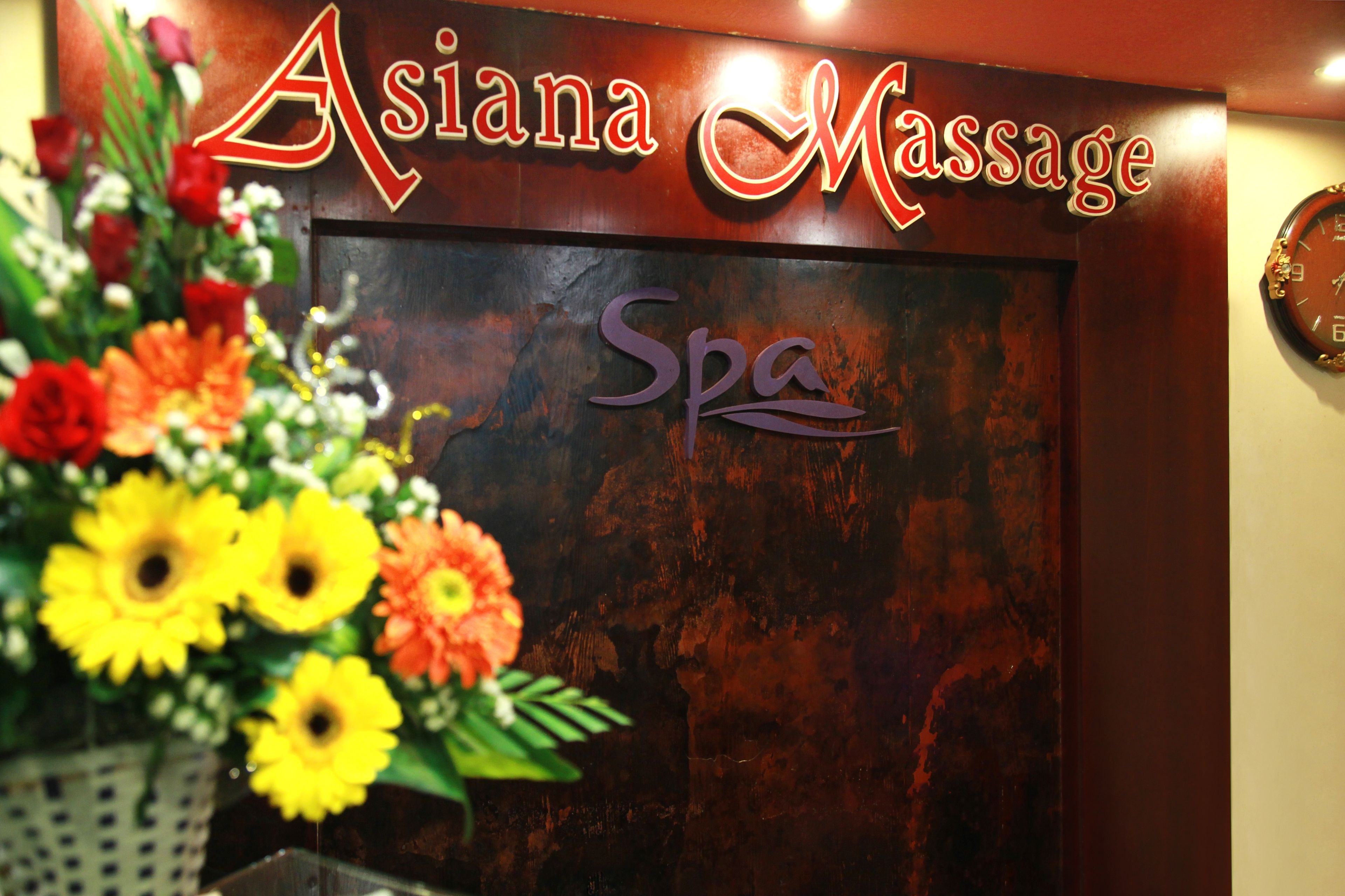 Sauna, hot tub, steam room, body treatments, 3 treatment rooms