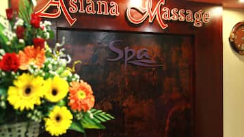 Sauna, hot tub, steam room, body treatments, 3 treatment rooms