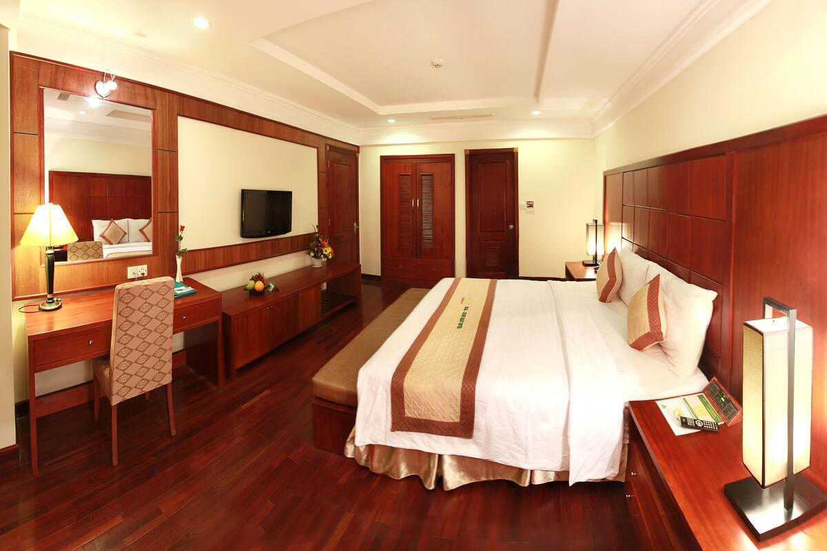 VIP Suite | Minibar, bàn, màn/rèm cản sáng, phòng cách âm 