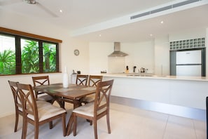 Premium Apartment, 2 Bedrooms, Beachfront | In-room dining - Peponi 2 - Beachfront Apartment (Yorkeys Knob)