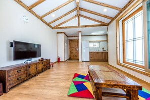 ๋๋ธ๋ฃธ, ์นจ์ค 1๊ฐ (49sqm) | ๊ฑฐ์ค | ํ๋ฉด TV