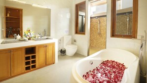 Unclassified image, 4 of 18, button - The Hotman Paris I seminyak (Seminyak)