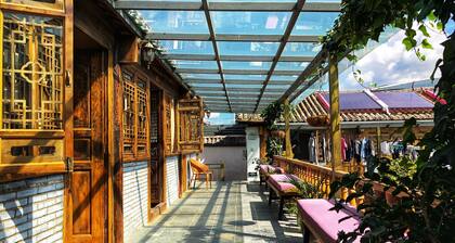 Tourists Courtyard