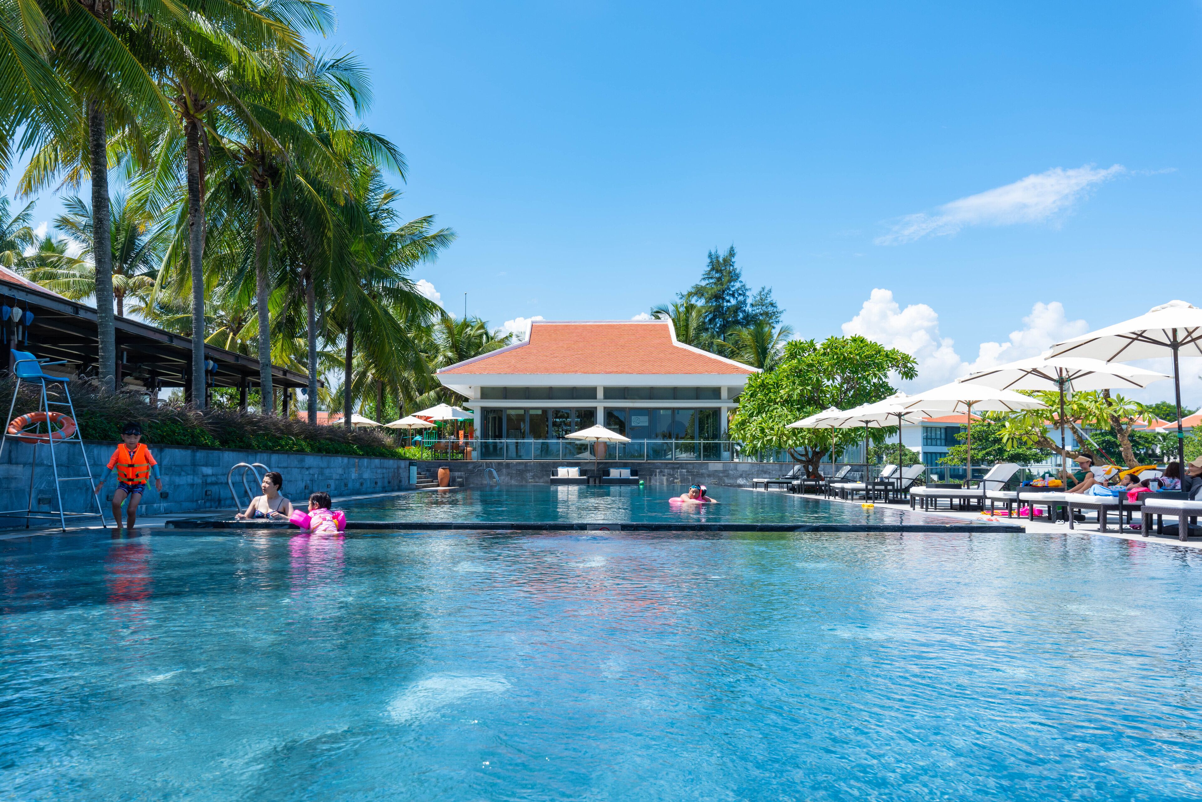 2 outdoor pools, pool umbrellas, sun loungers