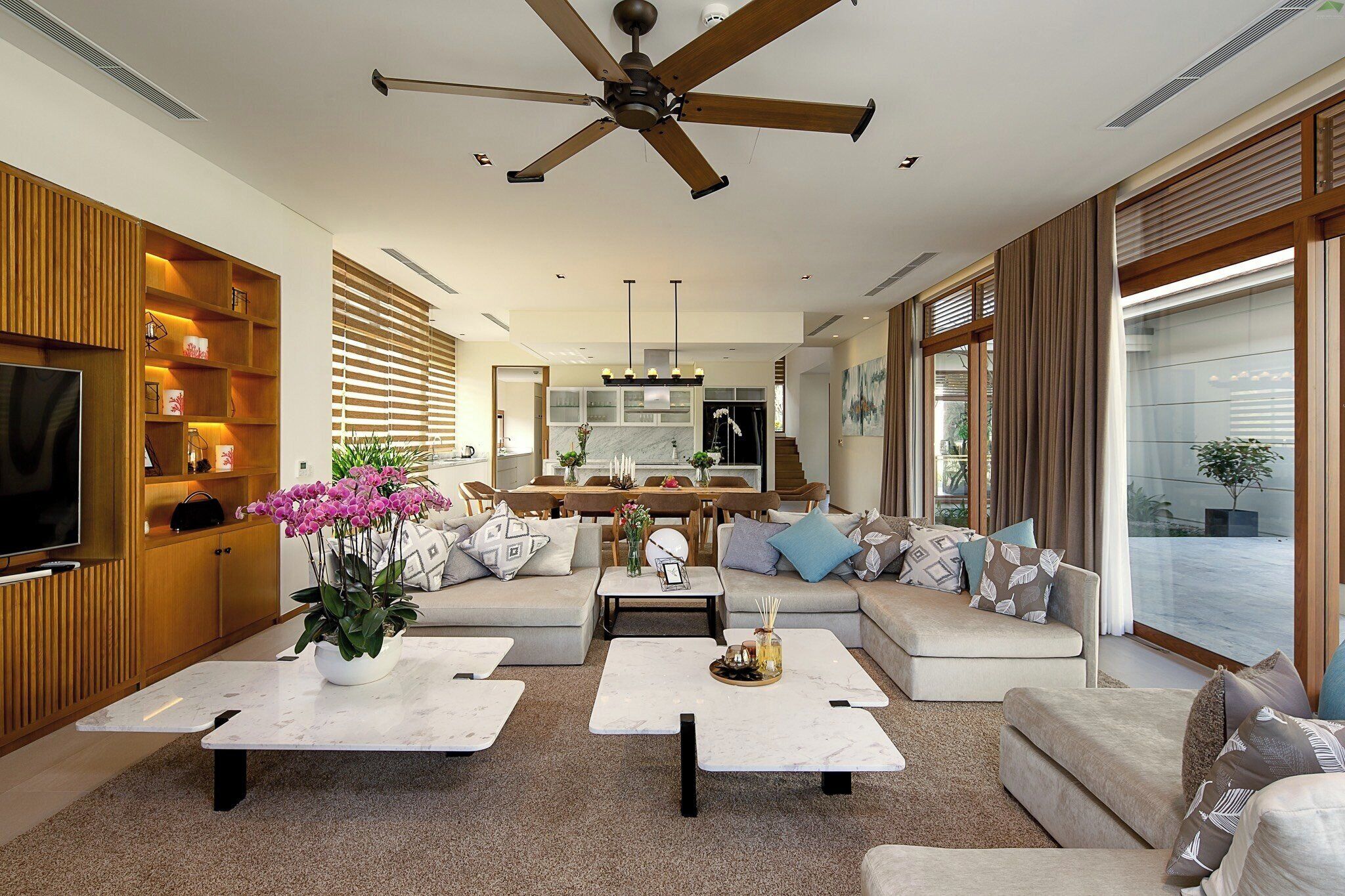 Luxury Villa | Living area | 30-inch flat-screen TV with cable channels, TV