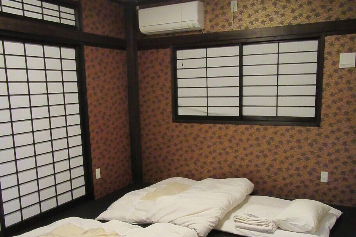Chambre Tradition | Coffres-forts dans les chambres, fer et planche à repasser